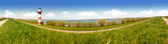 Leuchtturm an der Elbe - Panorama Altes Land. Von PicItUp
